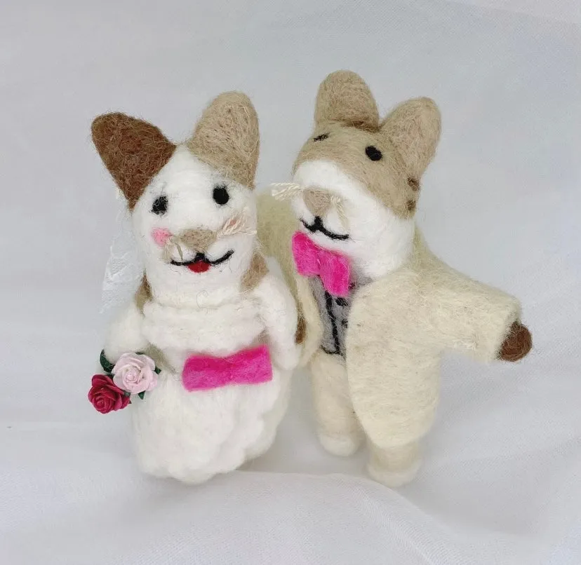 Bride and Groom Wool Felt Cats Wedding Cake Cat Toppers Gift for Bride Shower Wedding Couple Handmade Unique Gift