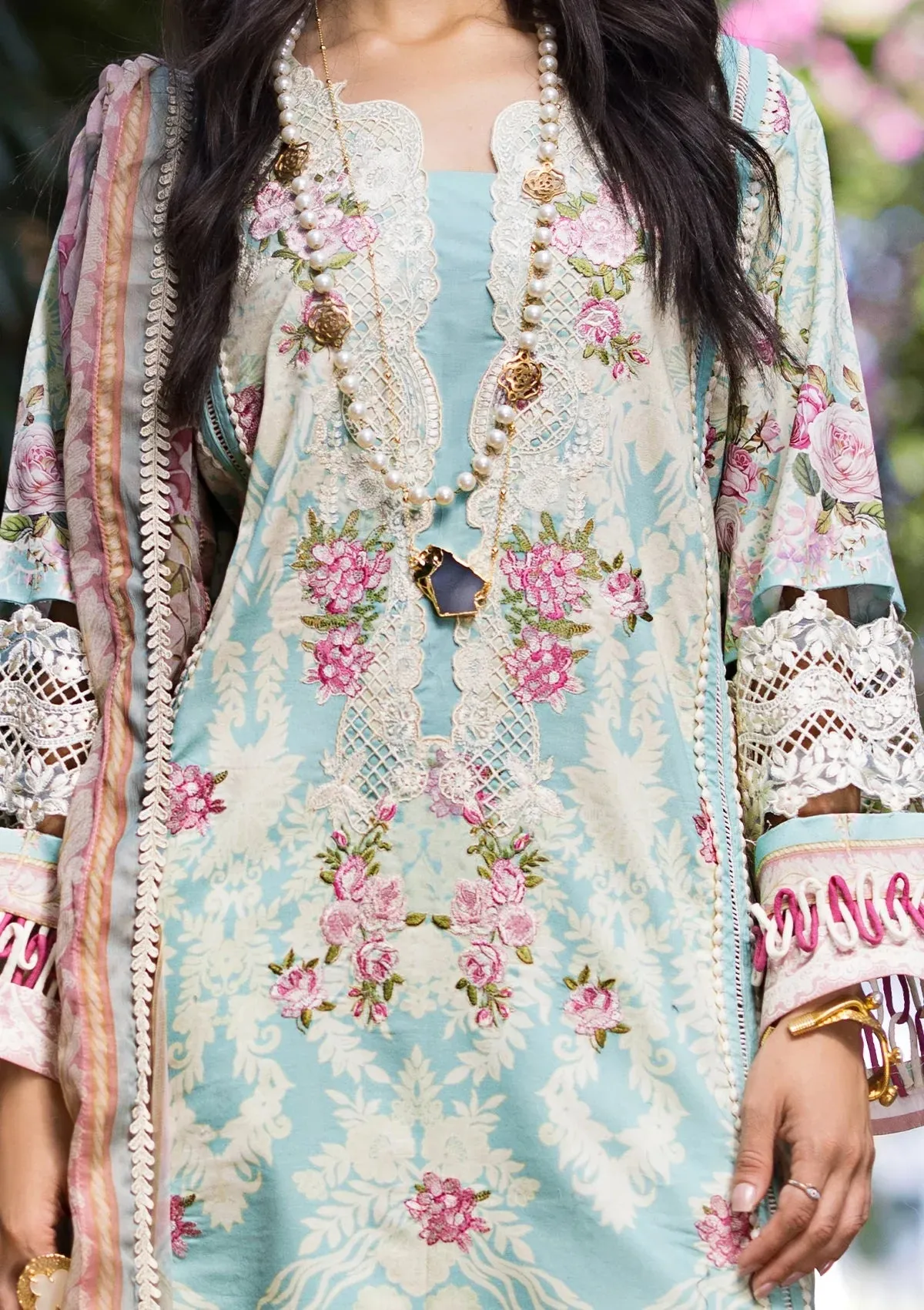 Elaf Embroidered Limited Edition Lawn Collection – ESL-02B PEARLY ESSENCE