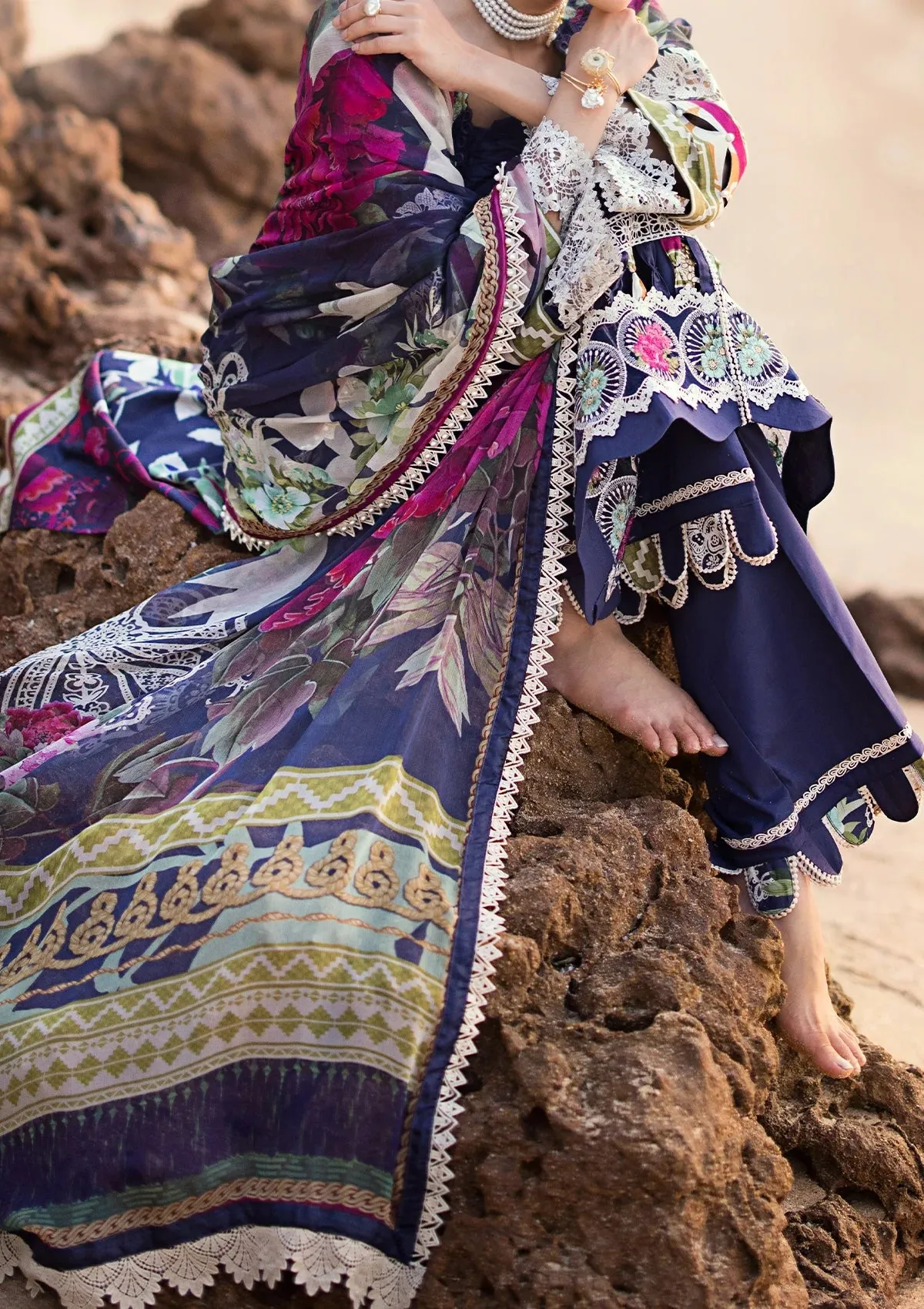 Elaf Embroidered Limited Edition Lawn Collection – ESL-08A SINCLAIR