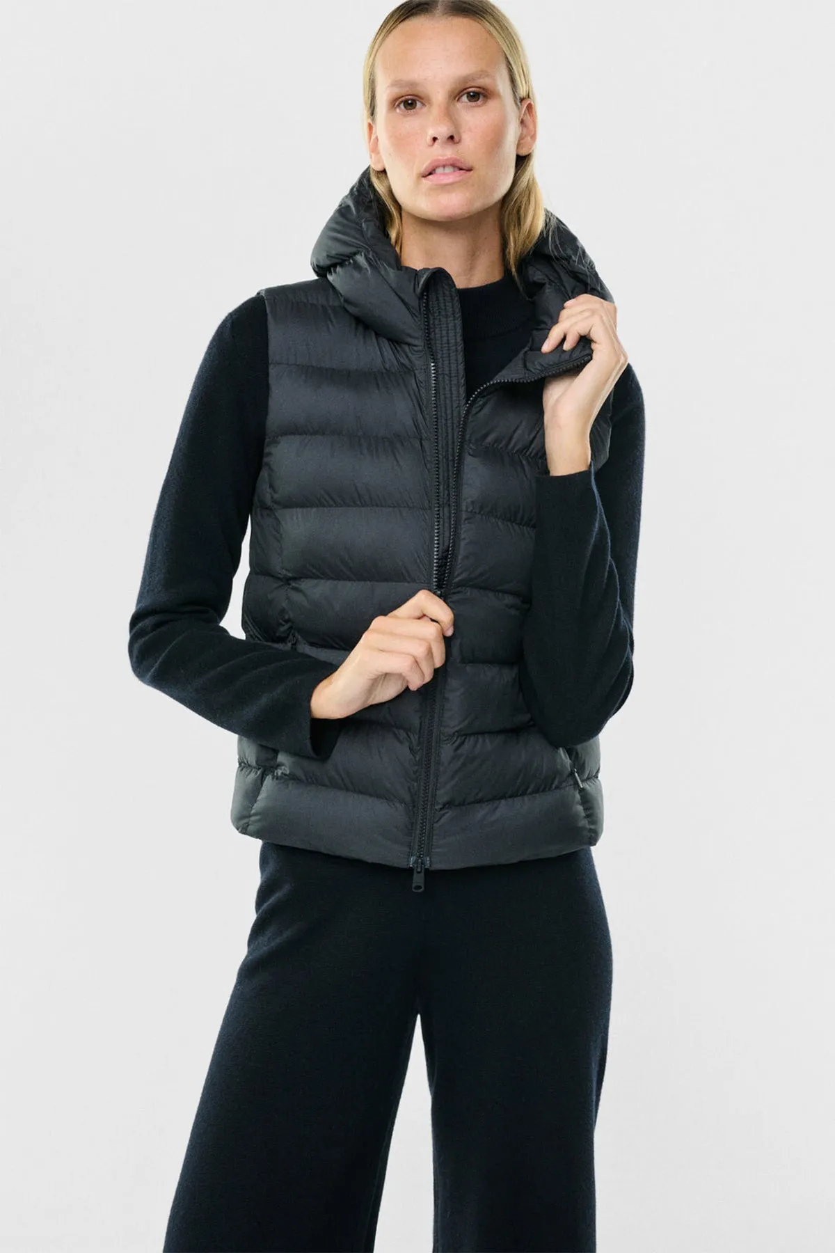 Mount Vest Black Ecoalf