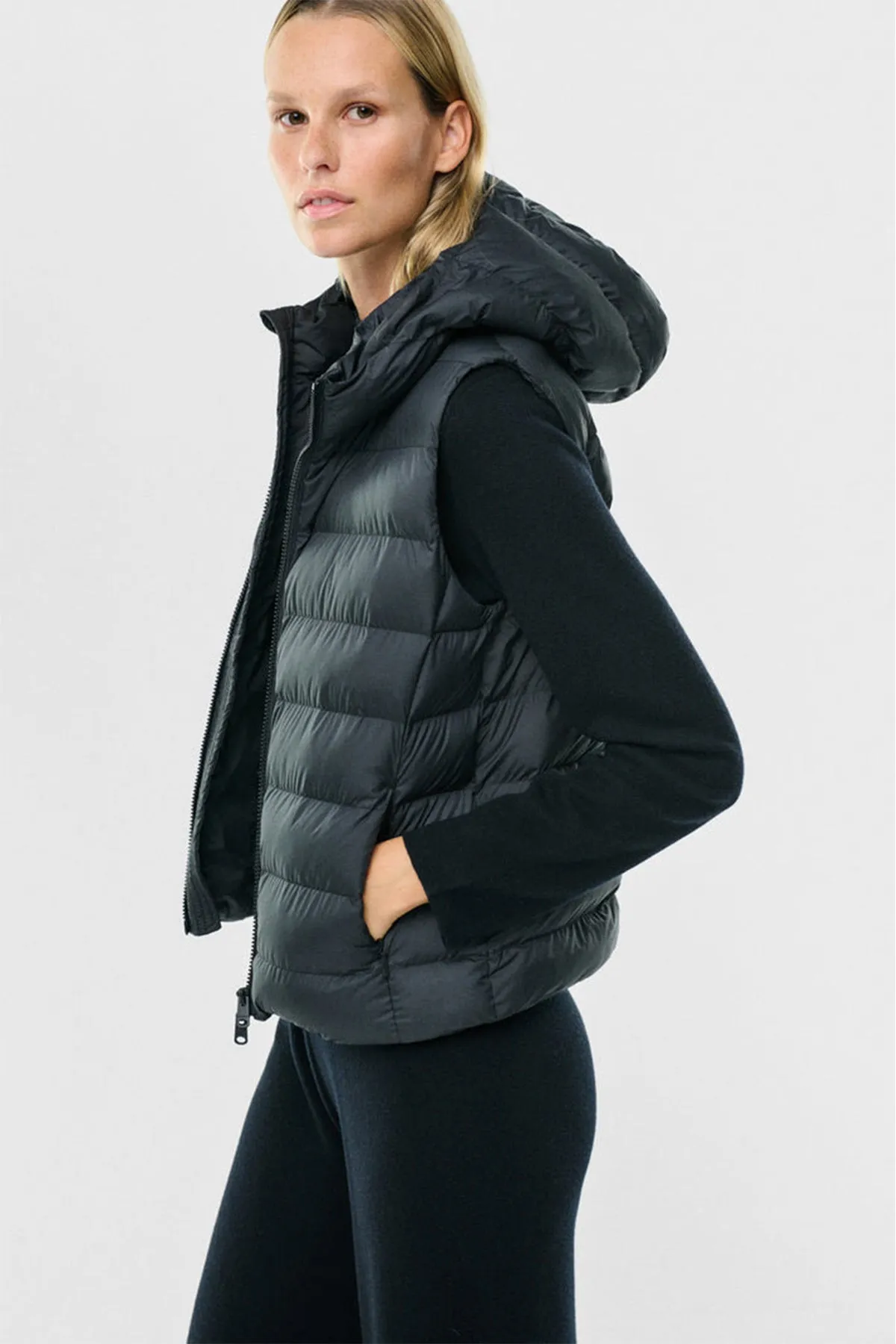 Mount Vest Black Ecoalf