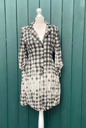 Re-Wear Vivi Black & White Checker Print Dress with Padded Shoulders